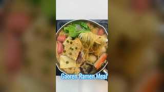 Cooking Gaoren ramen noodles with meat, egg and vegetables together