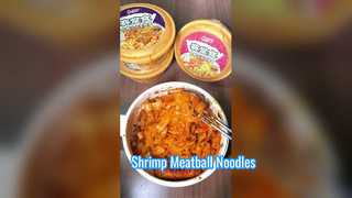 Cooking stir fry instant noodles with Shrimp and meatball