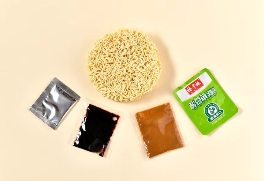 Wuhan Dry Instant Noodles（Spicy Sesame Sauce Flavored Mixed Noodles）OEM Acceptable 158g*12
