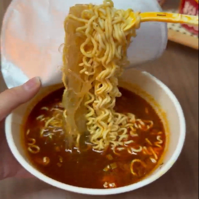 Flavor Braised Beef Flavor Vermicelli and Noodles 179g*12 for Soup Noodles And Vermicelli