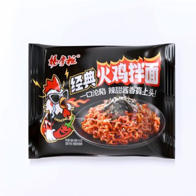Spicy fried instant noodles hot chicken flavor spicy Chinese inssant noodles korean ramen